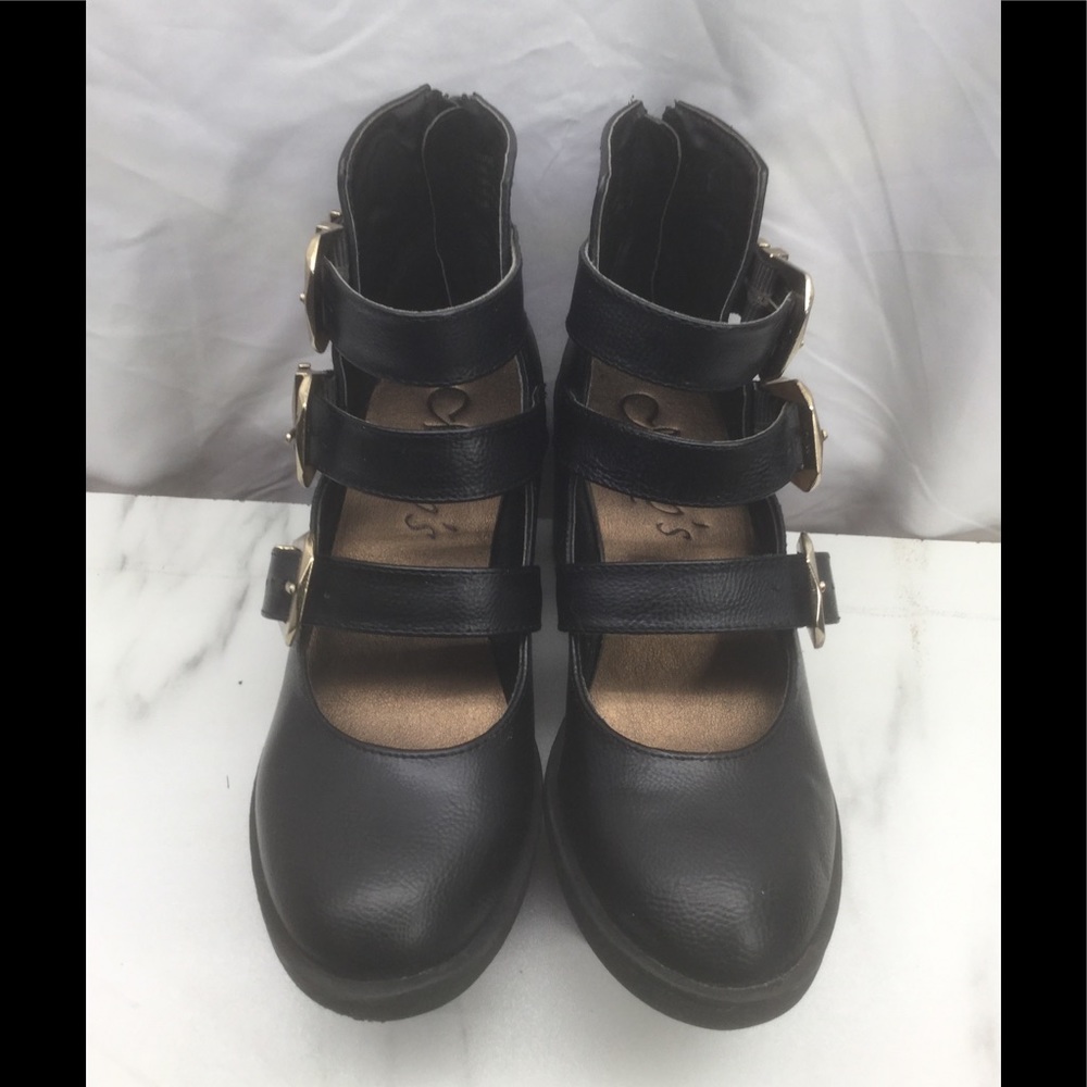 Lady’s Marty’s brand ankle boots